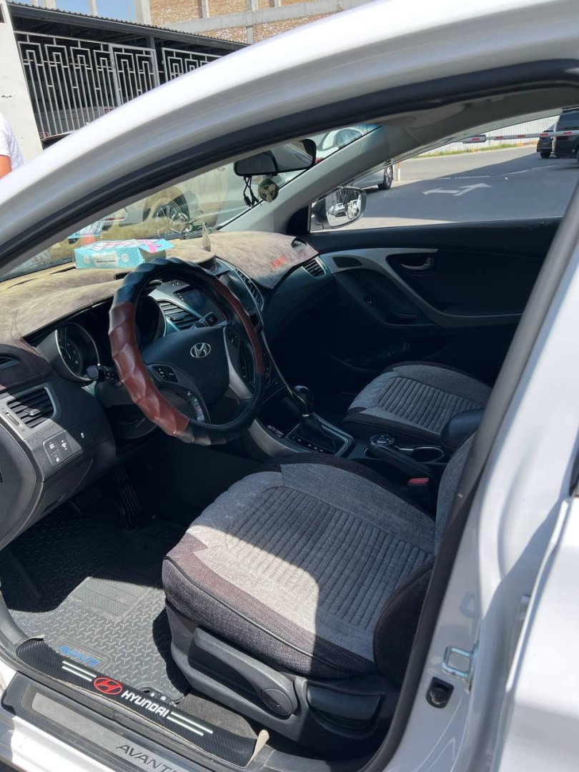 Hyundai Avante 2014
